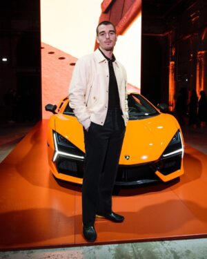 Corey Mylchreest Instagram - Florence - what a beauty. Thank you @tods for the trip and for the NEW CAR! (I didn’t get a new car and I can’t drive 🙃)

@tods  #Tods #TodsXAutomobiliLamborghini
#ad 

Thank you again for being super @hollyevawhite and thank you to @daniele_falzone