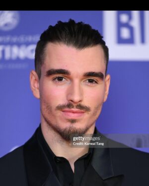 Corey Mylchreest Instagram - @bifa_film What an honour to present @vivianforever_  with the well deserved Breakthrough Performance award. HUGE HUGE HUGE congrats to you and all the incredible nominees ✨✨ 

Thank you thank you to:
@emporioarmani 
@hollyevawhite 
@petransellge 
@bifa_film 
@loscarlondon #loscarlondon
@coeur_de_lion_jewellery