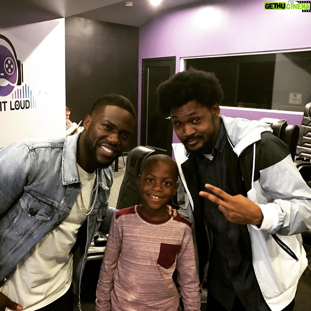 Cory Kenshin Instagram - SOOO UHHHH... THIS HAPPENED! @kevinhart4real is a freaking legend bro.. I don't even know what my life is anymore... ππΎππΎ