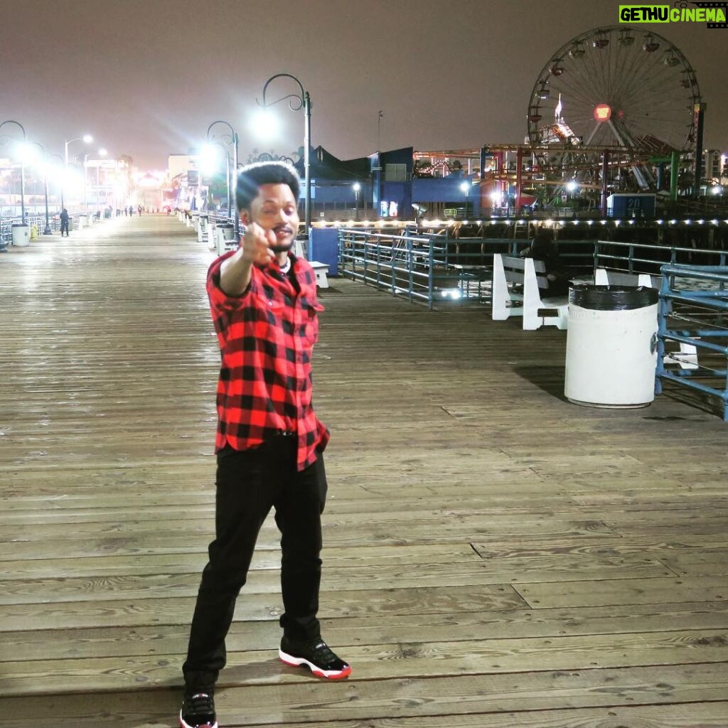 Cory Kenshin Instagram - "I'm not drunk I promise" #coryxkenshin #e32016 Santa Monica Pier California