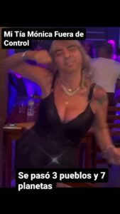 Cristián Riquelme Instagram - Es #viernes y mi Tía Monica lo sabe! #humor #baile #fiesta #chilegram #viral