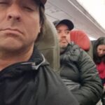 Cristián Riquelme Instagram – Todo comienza a las 2 AM con el despertador. El resto es movimiento,  taxi, avión  van, ferri, van ,ferri, van, lancha, caminata…. #tv #chile #islasdechile