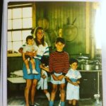 Cristián Riquelme Instagram - A mi madre querida un gran abrazo y eterna admiración a su trabajo includicable a la crianza de 4 niños. Saludo a todas las madres , quienes en el umbral de dolor mas alto nos empujan a la vida y postergan la suya por vernos crecer. Y en una fuente incombustible de amor nos siguen queriendo hasta el resto de sus vidas. Abrazos y admiración por siempre... A las que están, a las que se fueron y a las que serán! #vida #amor #mama #diadelamadre #madre
