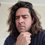Cristián Riquelme Instagram - En un mundo de celulares e individualidades, un juego de mesa colectivo puede ser lo mas entretenido que hay!! @javiera_contador eres tú? #cluechile @hasbrochile http://bitly.ws/Evxw