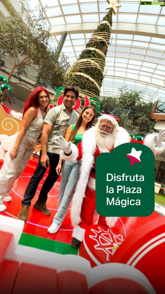 Cristián Riquelme Instagram - Esta Navidad los invitamos a todos a visitar en familia la Plaza Mágica de Mallplaza, para que juntos pongamos la magia al centro. 🎄🎅🏼✨ #Mallplaza #Navidad #PlazaMágica #PongamosLaMagiaAlCentro