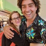 Cristián Riquelme Instagram – Es que no saben la EMOCIóN  de encontrarme 20 años despues  Exactos Con la Fransisca Lewin! Nuestra querida Magda de la  1era teleserie 16. Sencilla y buena onda como siempre! Y tan importante y tanto cariño que le tengo, fue mi primera pareja televisiva! No teniamos idea de donde estábamos parados y el trabajo resultó bonito! Ésta era la canción que ponían cuando ella se enamoraba del webas de Nacho y a Joaquin no lo pescaba ni la Sarna.. sorry @franciscaikalewin por subir la foto pero te tengo un cariño inmenso! #teleserie16