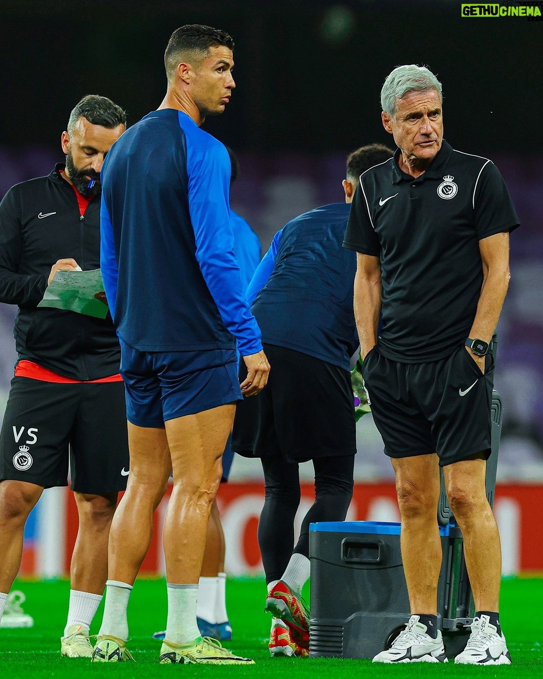 Cristiano Ronaldo Instagram - Ready for tomorrow 💪