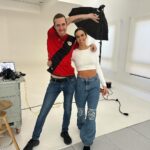 Cristina Pedroche Instagram - Lo importante que es rodearse de gente profesional y cariñosa que hacen que trabajar sea así de divertido. Tal y como he llegado hoy iba a costarme disfrutar 🫣 pero al final entre todos lo han conseguido (y más cuando ha llegado mi niña al set) ❤️ @andresgarlujan siempre en mi equipo 😍 y en el fútbol también 😂⚡️⚡️⚡️