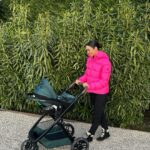 Cristina Pedroche Instagram – ¡Con muchas ganas de fin de semana! De pasear, jugar, comer rico…😍
Estamos muy felices con nuestro carrito Oxford de @maxicosi_eu ❤️
Es un todoterreno como nosotras😂❤️ #Oxford #MaxiCosi