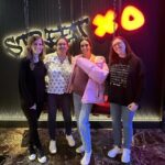Cristina Pedroche Instagram – La tribu también es terapia. 🙏🏽❤️
Gracias por la tarde de ayer en la que me arreglasteis el día. Qué suerte sentirme tan querida, escuchada, apoyada y sostenida por estas grandes profesionales y amigas.❤️
Qué suerte haber podido tejer esta red 😍.
 (A todas ellas las podéis encontrar en @lactapp_lactancia 🥰)
No tengáis miedo ni vergüenza en pedir ayuda.
No estáis solas. No estamos solas❤️. Street-Xo