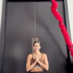 Cristina Pedroche Instagram - Un regalito para recordaros que de vez en cuando es necesario parar y prestar atención a nuestra respiración. Ojalá os guste y os ayude. Namasté 🙏🏽❤️