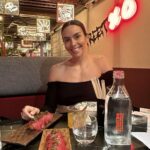 Cristina Pedroche Instagram - Íbamos solo a tomar un cóctel (sin alcohol🥰)…pero es que claro, cualquiera se resiste…❤️ Amo @streetxo.madrid 😍🔥 Street-Xo