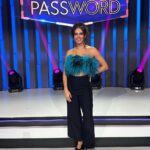 Cristina Pedroche Instagram - A las 22h en Antena 3 nuevo programa de @passwordoficial ❤️❤️❤️ Os esperamos con muchas palabras y muchas risas 🥰❤️