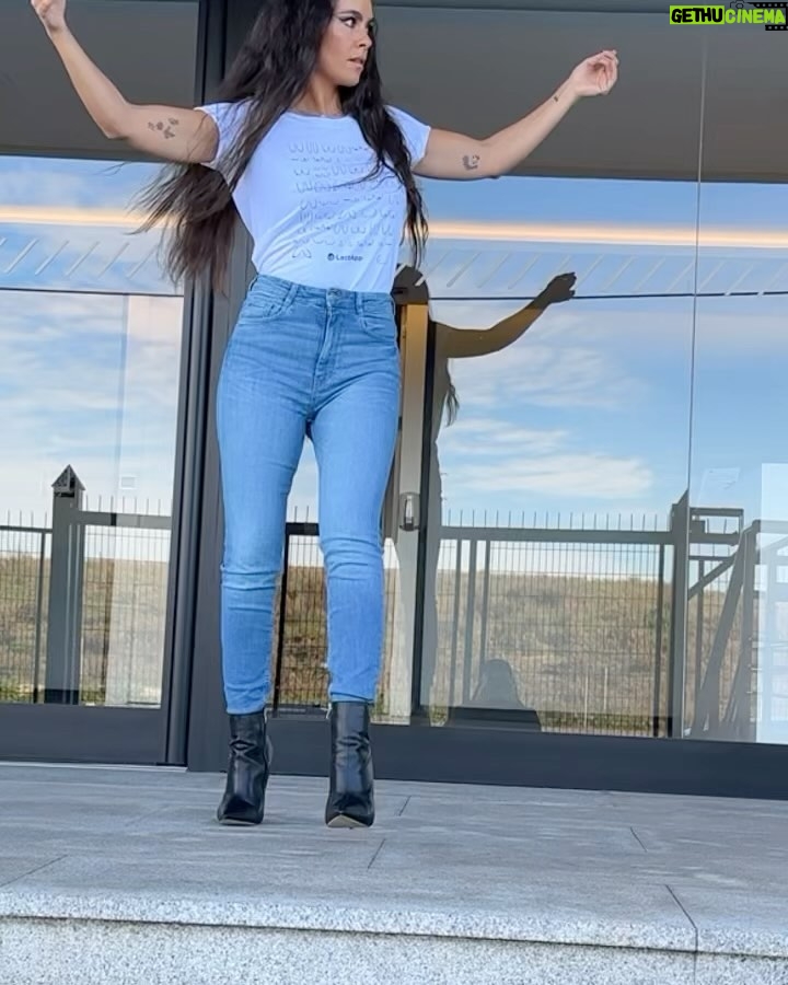 Cristina Pedroche Instagram - Si tengo la camiseta más chula del mundo pues se dice 😂❤️ @lactapp_lactancia ❤️❤️