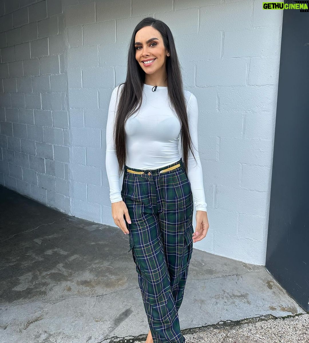 Cristina Pedroche Instagram - Despidiéndome del efluvio telógeno del posparto😂. Ya me van saliendo pelitos y parezco una patata de esas que cuando éramos pequeños regábamos y les salía pelos, jajaj. 😂❤️