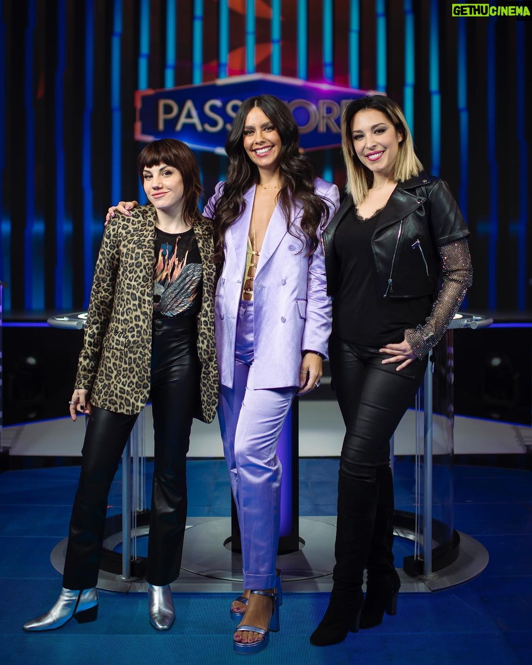 Cristina Pedroche Instagram - Hoy es noche de @passwordoficial ❤️❤️❤️ Además hoy pasa algo que…bueno mejor lo veis🙊😂. Os esperamos a las 22h en Antena 3. Besos❤️