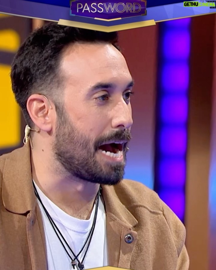 Cristina Pedroche Instagram - Esta noche nuevo programa de @passwordoficial a las 22h en Antena 3 ❤️❤️ Si necesitáis unas risas hoy es vuestro programa. Por favor tenéis que ver el vídeo del final😂😂😂 Tinder…sorpresa??😂😂😂😂