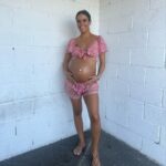 Cristina Pedroche Instagram - Feliz de poder estar todo el fin de semana en casa descansando y mimándonos 🥰❤️❤️❤️