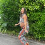 Cristina Pedroche Instagram - No me puedo quedar solo con una 🥰. Salta (con cuidado😂), ríe, disfruta… 🤰🏽❤️ ¿Qué canción quedaría bien en el último vídeo?🩵