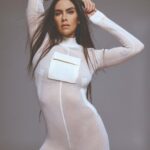 Cristina Pedroche Instagram - Cristina Pedroche: “La maternidad te enseña que la perfección no existe”. Empezó en la televisión con 21 años y, desde entonces, la hemos visto crecer hasta convertirse en uno de los rostros españoles más conocidos. Con la llegada de su hija Laia, ha descubierto qué es la felicidad en mayúsculas y cómo la maternidad puede ser un viaje emocional intenso pero muy bonito. Hablamos con ella sobre cómo se ha sentido en este último año en el link de nuestra bio ✨ Entrevista: @pleyra Fotografía: @andresgarlujan Vídeo: @d.rueda.m Edición de vídeo: @ns_management_ Estilismo: @sylviamontoliuelle Maquillaje: @caroli_makeup Peluquería: @_oscarlozano