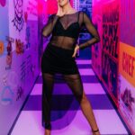 Cristina Pedroche Instagram - Este pasillo es para hacerse un book de fotos😍. Así que me lo hice😂❤️ Amo @streetxo.dubai ❤️ Streetxo Dubai