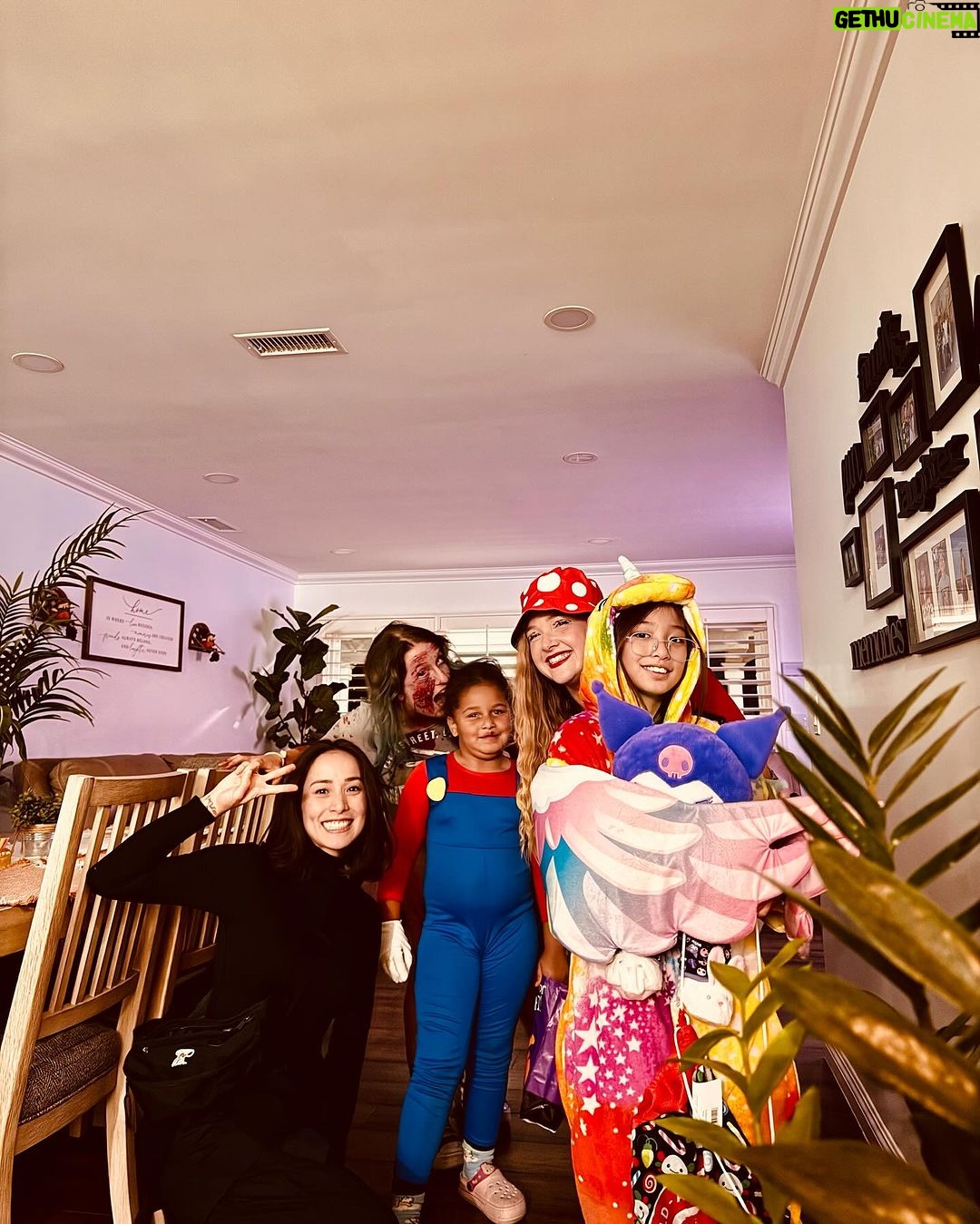 Cristine Reyes Instagram - Our adventure in the city of angels has been legendary! We've had the pleasure of sharing this unforgettable Halloween trip with some truly amazing individuals. Amarah and I are going to treasure these memories forever. β€οΈππΉ Los Angeles, California