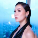 Cristine Reyes Instagram – 𝙺𝚒𝚍𝚗𝚊𝚙 𝙵𝚘𝚛 𝚁𝚘𝚖𝚊𝚗𝚌𝚎 💋 

ℕ𝕠𝕨 𝕊𝕙𝕠𝕨𝕚𝕟𝕘! 🌹
📸 @aly____space
