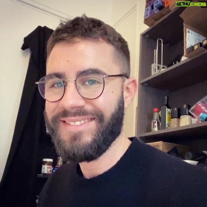 Cyprien Iov Instagram - Tuto dessin, comment dessiner un oiseau ✍️