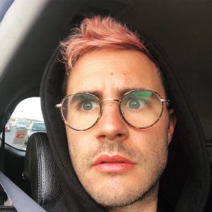 Cyprien Iov Instagram - Suis-je allé trop loin avec mes cheveux ? 🌸