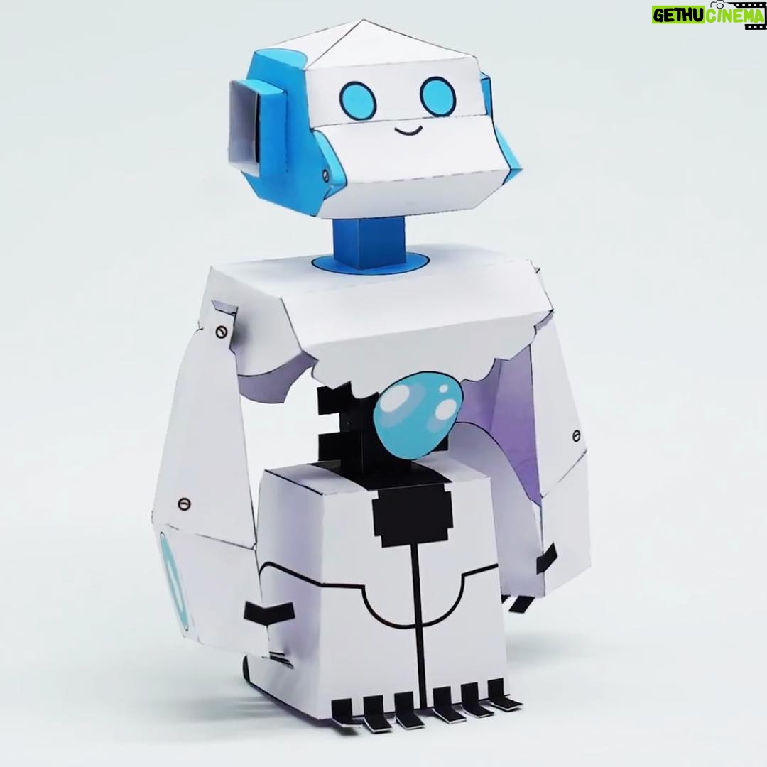 Cyprien Iov Instagram - Ma nouvelle BD est DISPO PARTOUT et elle est déjà TOP1 des ventes ! Voici la suite de « Roger et ses humains » 🤖 On s’est donné à fond avec @pakablog et on se croise bientôt en dédicace ✍️✌️