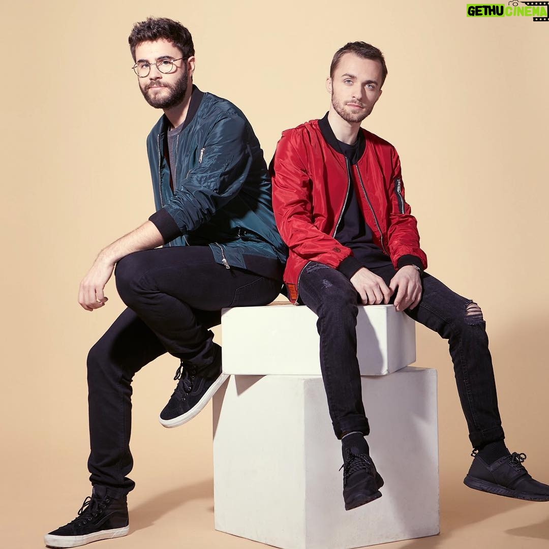 Cyprien Iov - 327.3K Likes - Avec @xsqueezie on a relancé la chaîne YouTube Cyprien Gaming, elle s’appelle maintenant Bigorneaux & Coquillages 🐌🐚
Photo de @quentincaffier