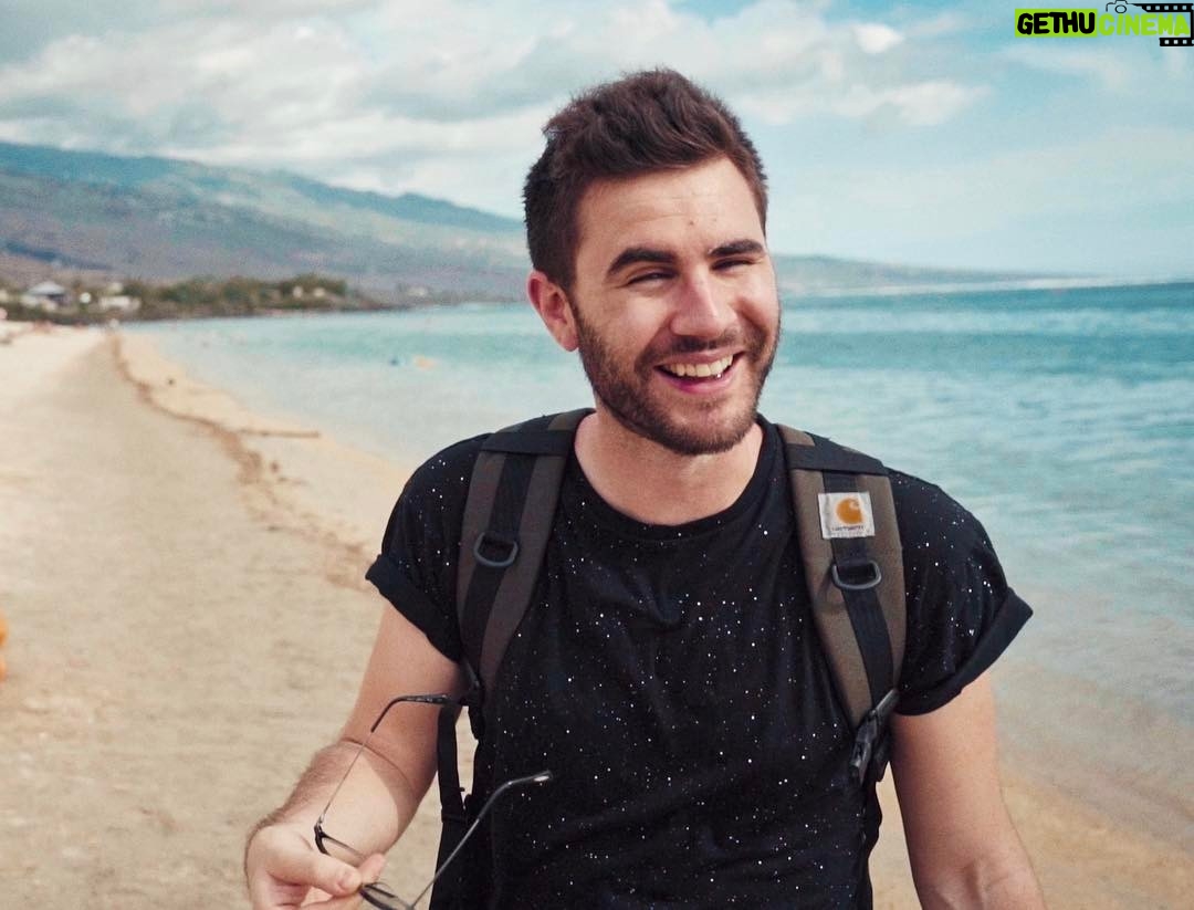 Cyprien Iov - 226.8K Likes - Quand t'étais pas prêt pour le soleil de La Réunion.