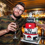 Cyprien Iov Instagram - Avec mon pote comestible ! (gâteau @cakesparadise)