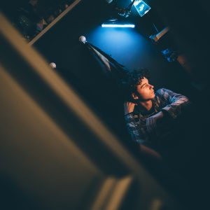 Cyprien Iov Instagram - Tournage du court métrage Lunaire. Photo par @laurag_photo