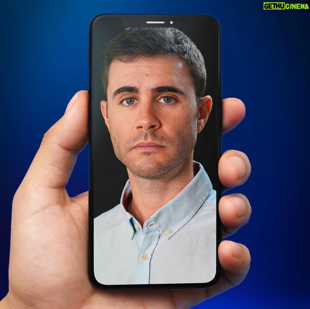 Cyprien Iov Instagram - Je viens de sortir mon nouveau court métrage sur ma chaîne, ça s’appelle « Phone Story ». Vous en avez pensé quoi ? 📱 Soyez honnêtes 🤷♂️ Court Métrage