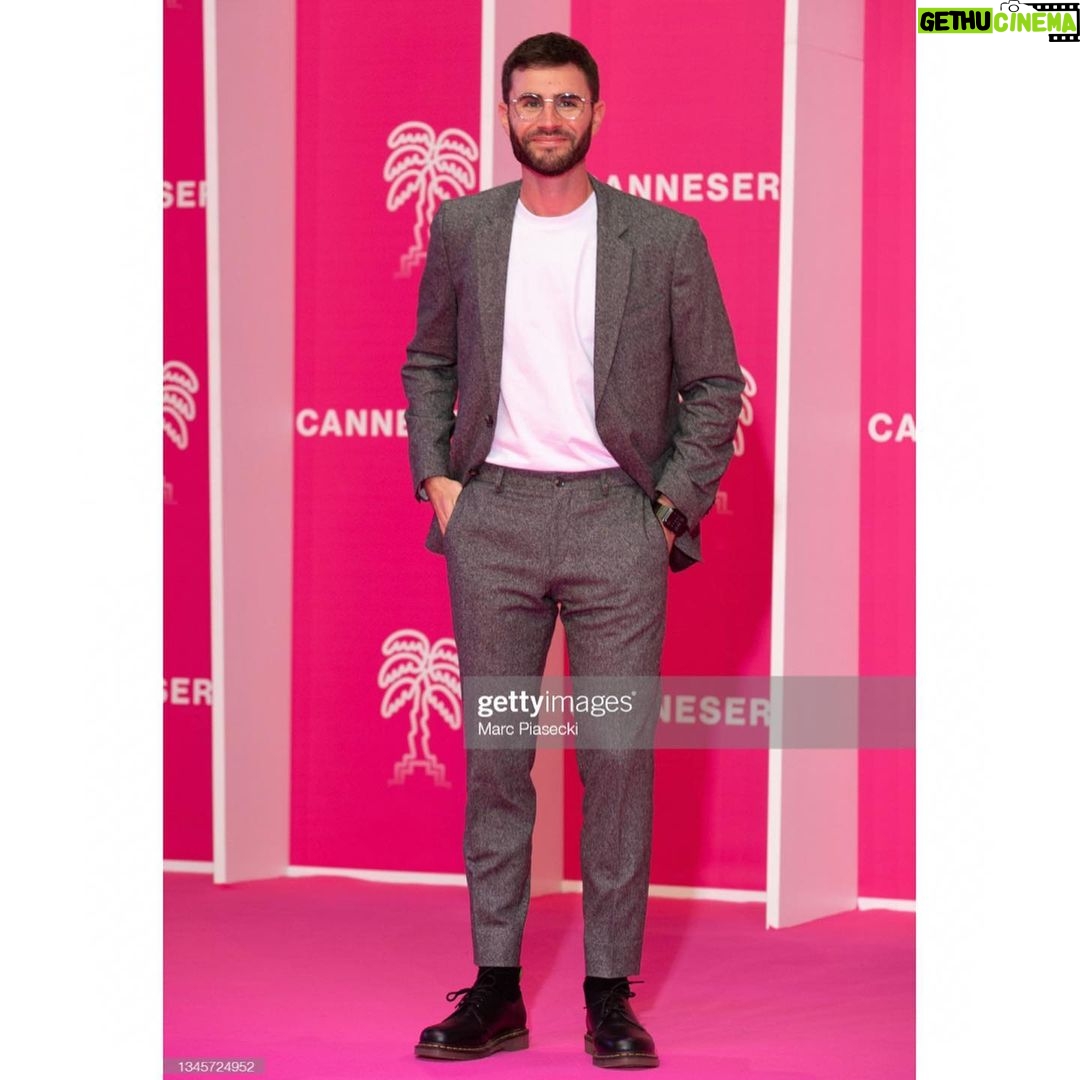 Cyprien Iov Instagram - Passage à @canneseries avec @adultswimfrance et @f_descraques pour projeter mon dessin animé L’Épopée Temporelle. Mention spéciale pour la dernière photo. Palais des Festivals et des Congrès