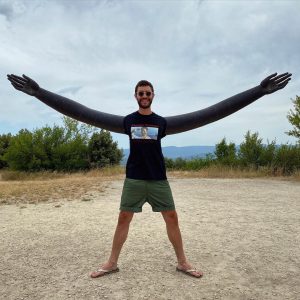 Cyprien Iov Instagram - Quand tu vois un moustique dans ta chambre 💥