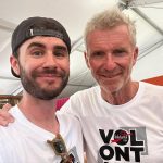 Cyprien Iov Instagram - Première fois à Biarritz pour le @festivalnouvellesvagues avec @youtube Shooting @odieuxboby + la gigastar @denisbrogniart_off aux @solidays Biarritz, France