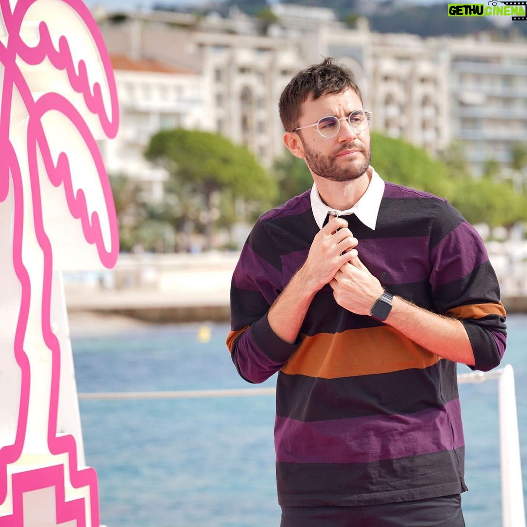 Cyprien Iov Instagram - Passage à @canneseries avec @adultswimfrance et @f_descraques pour projeter mon dessin animé L’Épopée Temporelle. Mention spéciale pour la dernière photo. Palais des Festivals et des Congrès