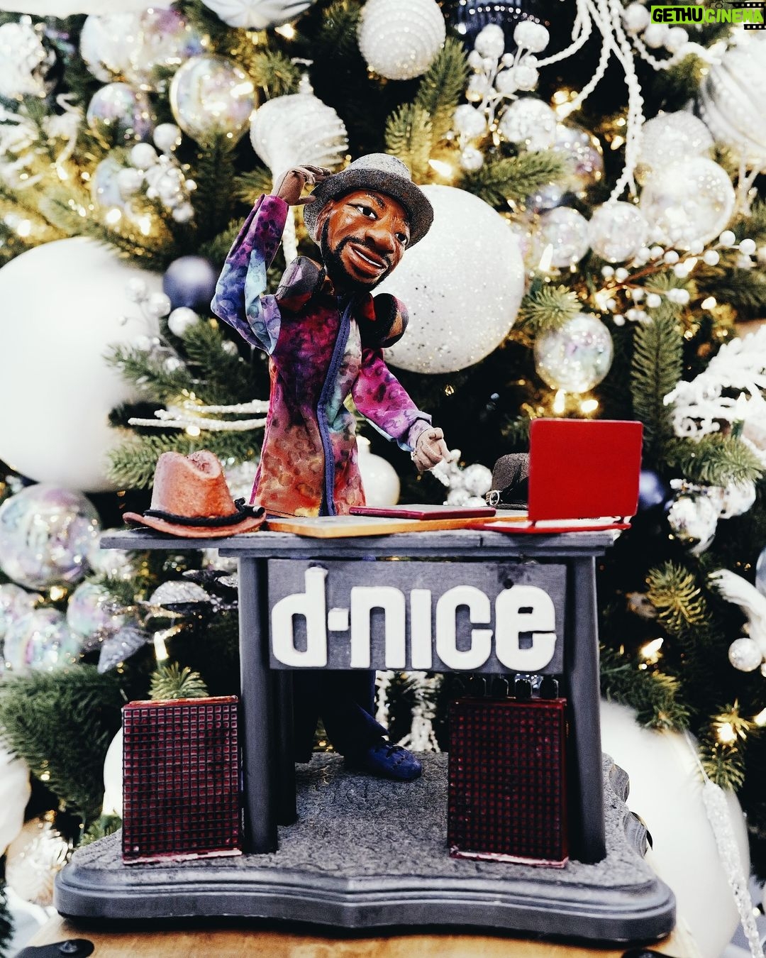 D-Nice Instagram - The CQ Family always show me so much love. @borthomas, thanks for the gift. @acfergusonarts, thanks for blessing me with your art. ππΎππΎππΎπ€π€π€ #CQ #ClubQuarantine