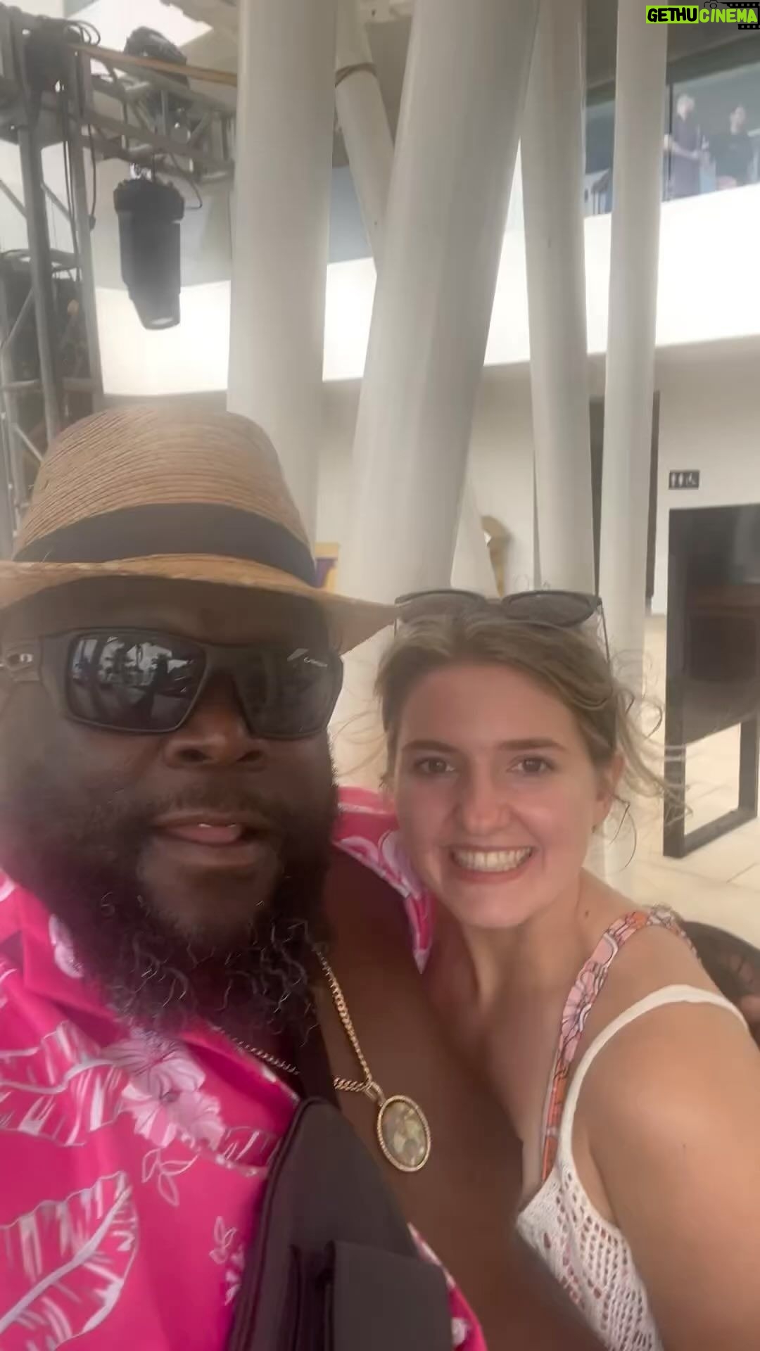 D-Nice Instagram - Yo, I laughed so loudly during this flight. 😭😭 Bro hit her with the @richforever “uhhh.” 😂😂😂 @the_real_deal_darceal