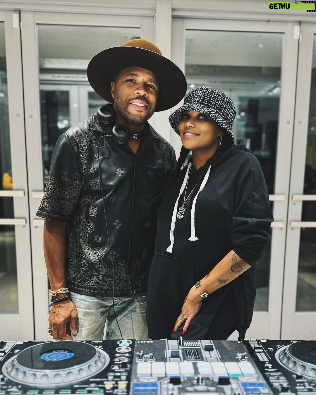 D-Nice Instagram - Super Bowl week has been a vibe out here in Vegas. Yesterday, I made a guest appearance at @neimanmarcus Las Vegas for a private #InCircle VIP invitation only Tailgate event. I was definitely excited when @darealpepa of Salt N Pepa came through. Legends in the building! Thanks to the Neiman Marcus team for the hospitality.