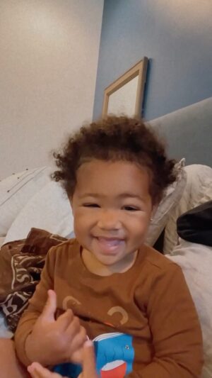 D.L. Hughley Instagram - No bad days with this little one around♥️ #NolaAndHim ✨✨
#TeamDL #NolaRey #loveis #grand #joy #family #familyovereverything #brownskingirls 
📹: @lhughley ♥️