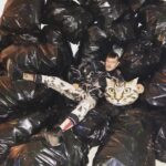 Илья Прусикин Instagram – Life in da trash #littlebig  Ph: @alina_pasok 
Придумай подпись к фото в комментариях.