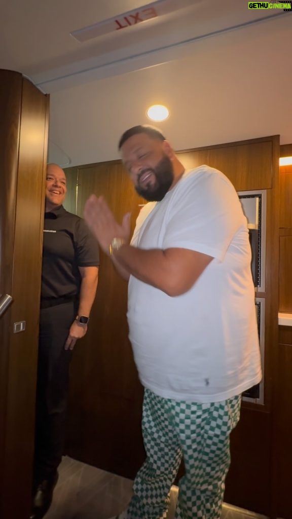DJ Khaled Instagram - ALL DEM SEE IS THE GLORY BUT DEM NOT KNOW THE STORY , 2 states and 2 cities 🏙️ in one day its amazing how much you can do in a 1 day if you don’t HUG 🫂 YOUR PILLOW AND PUT SLOB ON IT . New album in the works , ITS SPECIAL 🤲🏽 @wethebest