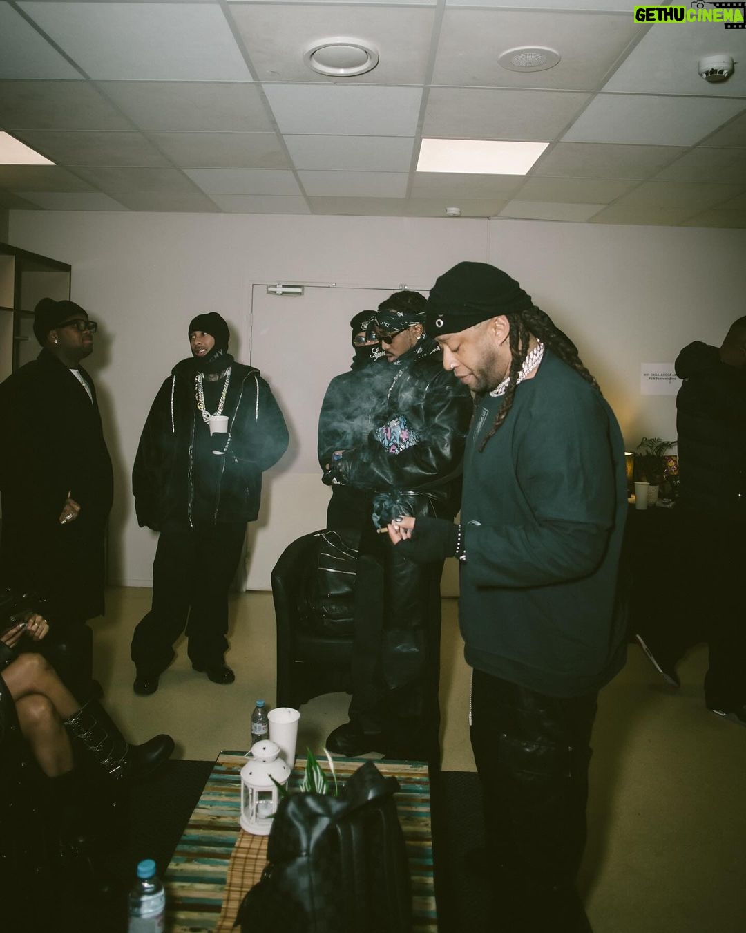 DJ Mustard Instagram - 🇫🇷 . Paris, France