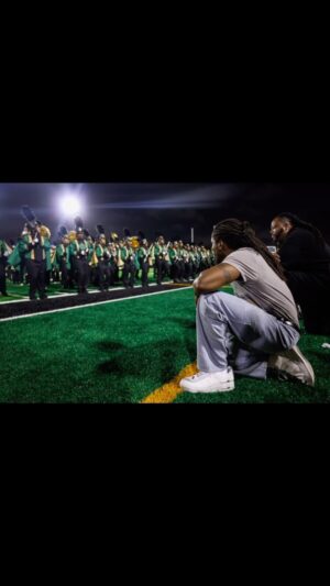 D Smoke Instagram - Last night INGLEWOOD HIGH won their homecoming game in blowout fashion. Thank y’all for having me come speak, connect with old family and friends and make some new ones!  Help me celebrate my birthday this TUESDAY OCTOBER 17th. 

The link for tickets is in my bio!  See y’all Tuesday!

📸 @creativenlb5 
📽️ @edgardofye