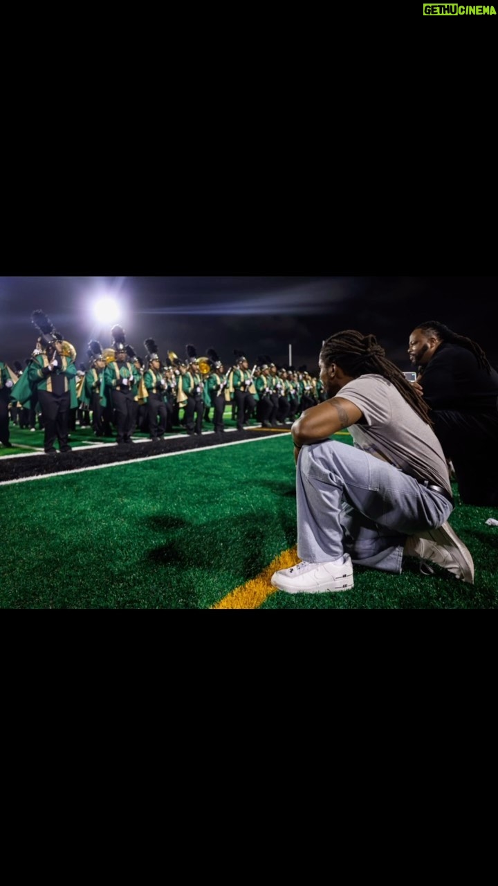D Smoke - 6.3K Likes - Last night INGLEWOOD HIGH won their homecoming game in blowout fashion. Thank y’all for having me come speak, connect with old family and friends and make some new ones! Help me celebrate my birthday this TUESDAY OCTOBER 17th.
The link for tickets is in my bio! See y’all Tuesday!
📸 @creativenlb5
📽️ @edgardofye