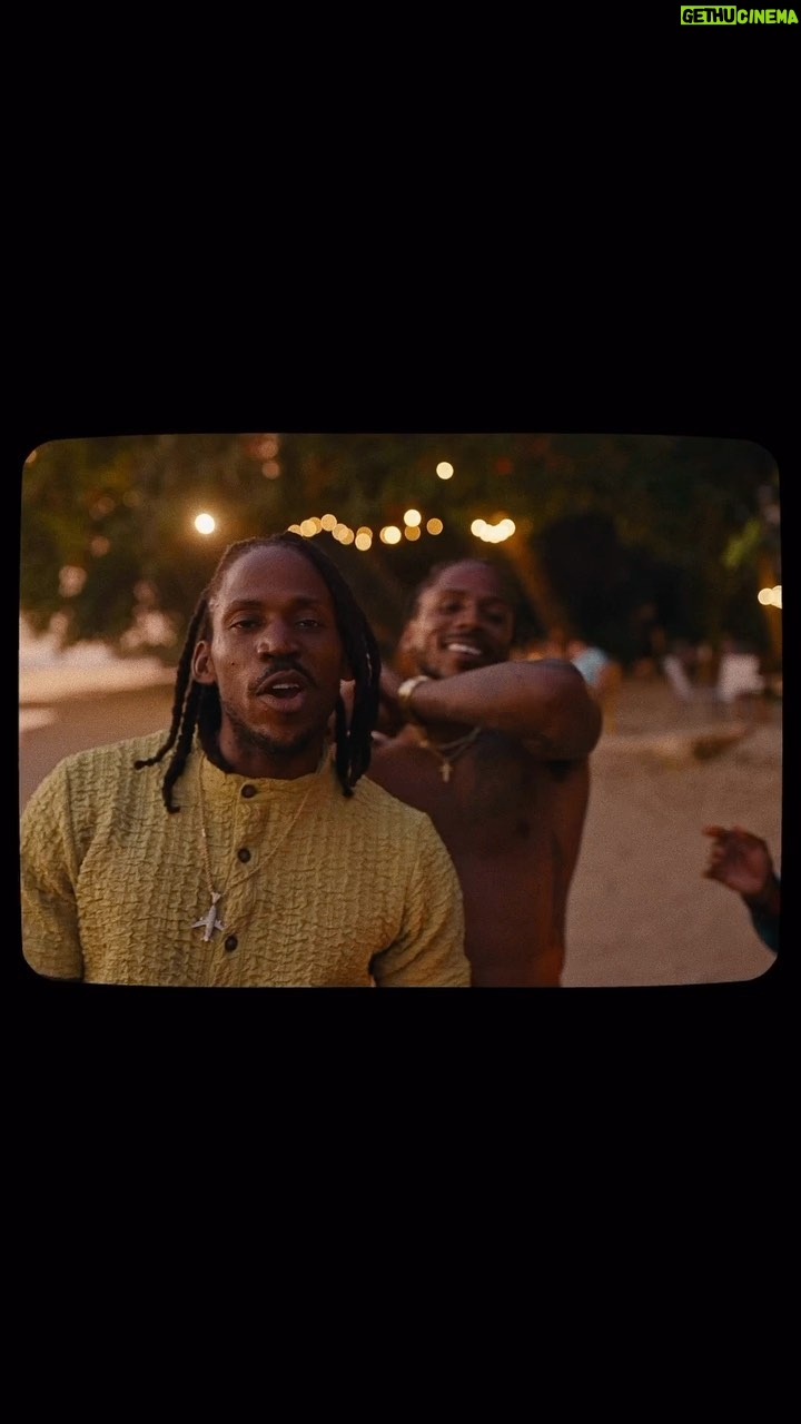 D Smoke - 17.2K Likes - Work Hard Play Hard video is out now!
Un Gran abrazo a Puerto Viejo de Talamanca por prestarnos la tierra, la gente y las vibras. El estado de Limón no tiene igual.
@directedbysergio
@electricdroo @valerio.photography
Gracias a mi hermano tico @djgarf_wolabayouth !! Styled by @kingmalamia
Big love to @staycasamona for keeping us and being an incredible shoot location.