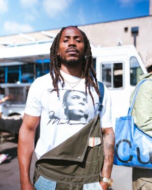 D Smoke Instagram - Sunny days in LA. We’re dropping music soon.

📸 @blackcoffeevisuals
